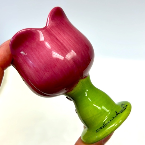 Vintage ceramic LAURA SECORD footed bunny under a tulip egg cup holder - Picture 4 of 6